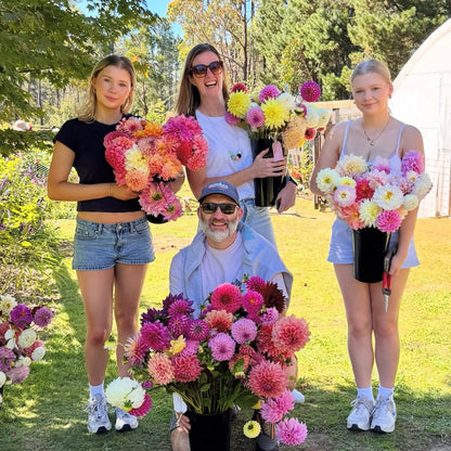 THURSDAY 26TH MAR - Flower Farm Tour & Dahlia Harvest Experience